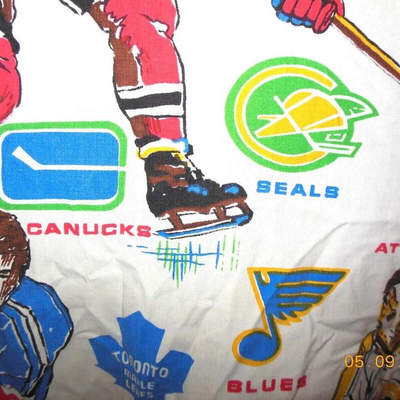 1970's NHL Hockey Logo Bed Sheet California Golden Seals Minnesota North Stars - Picture 4 of 6